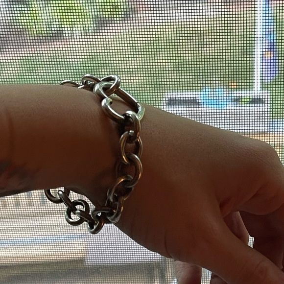 RETIRED TIFFANY & CO. CHAIN HEART BRACELET - Picture 5 of 6